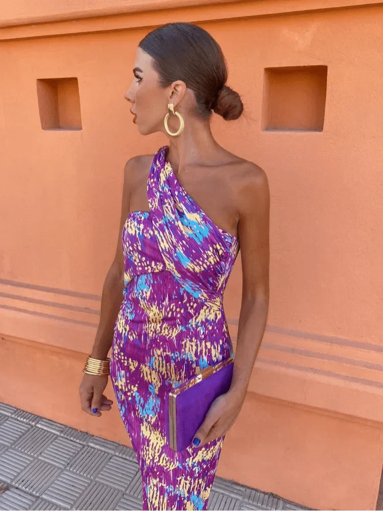 Maxikleid mit asymmetrischer Schulter