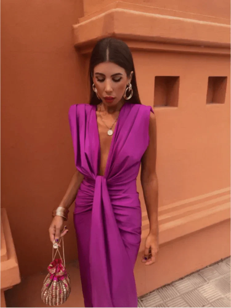 Elegantes Abendkleid mit tiefem V-Ausschnitt
