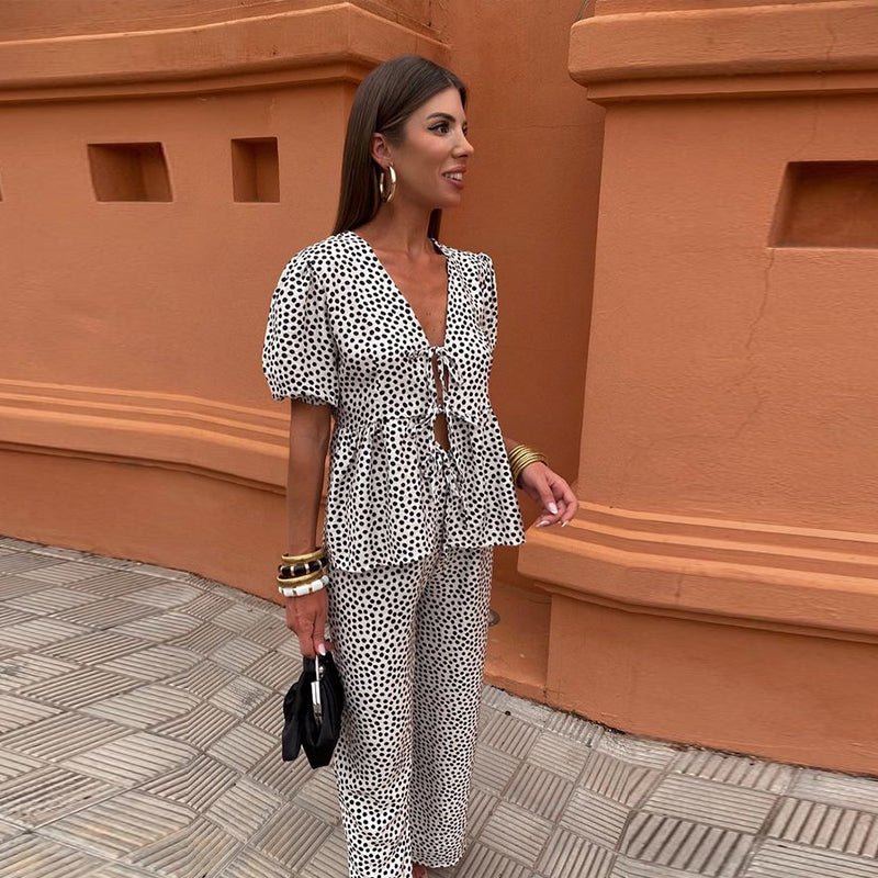Elegantes Sommer-Set mit V-Ausschnitt