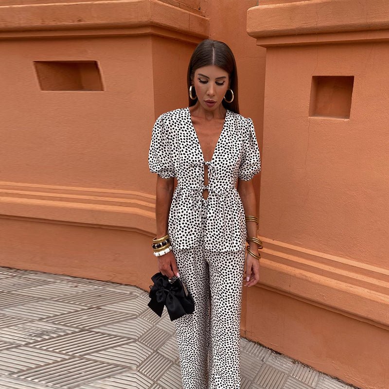 Elegantes Sommer-Set mit V-Ausschnitt