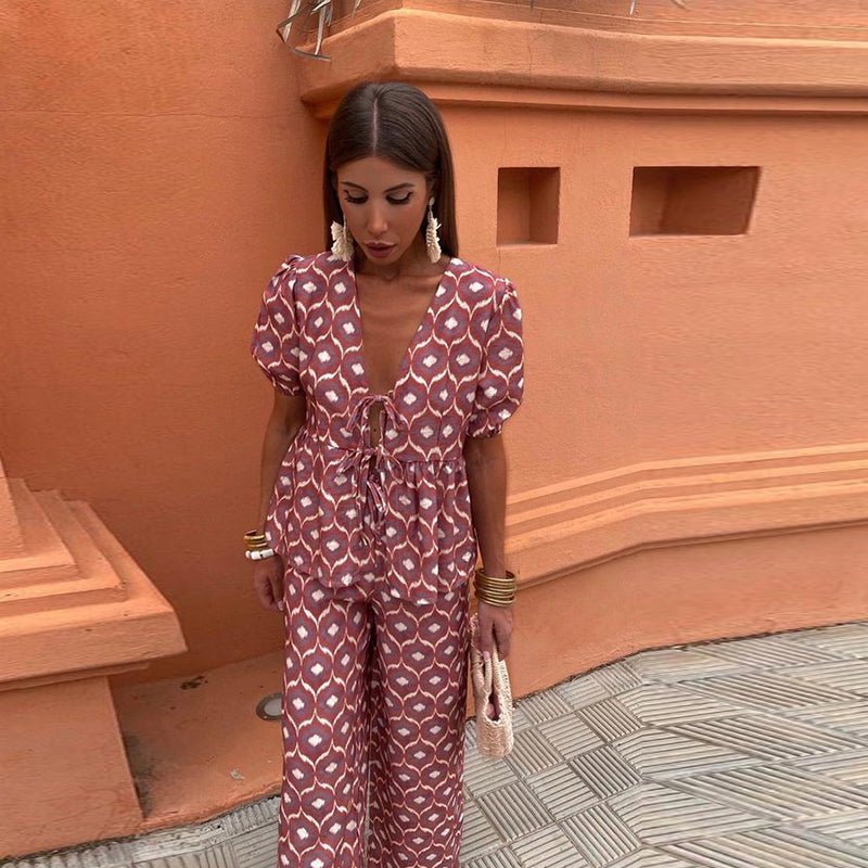 Elegantes Sommer-Set mit V-Ausschnitt