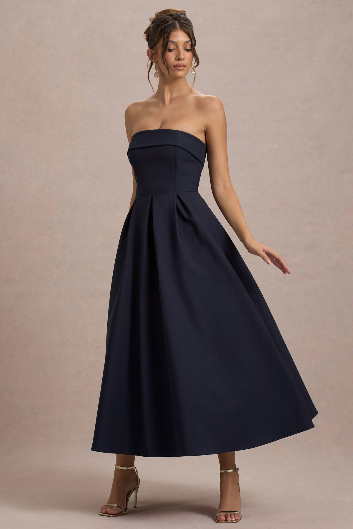 Stilvolles Midi-Kleid mit Schulterfreiem Ausschnitt