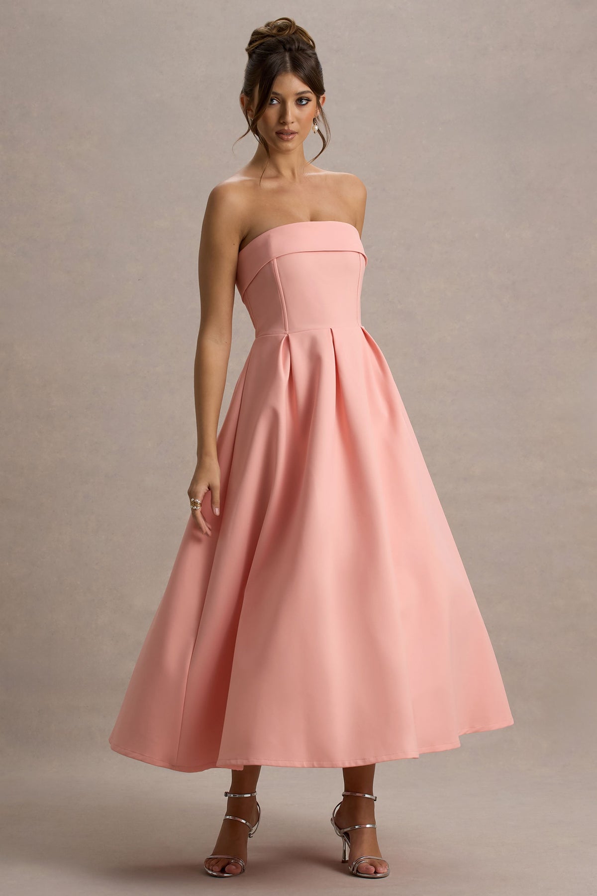 Stilvolles Midi-Kleid mit Schulterfreiem Ausschnitt