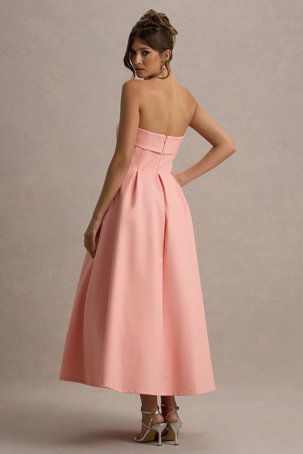 Stilvolles Midi-Kleid mit Schulterfreiem Ausschnitt