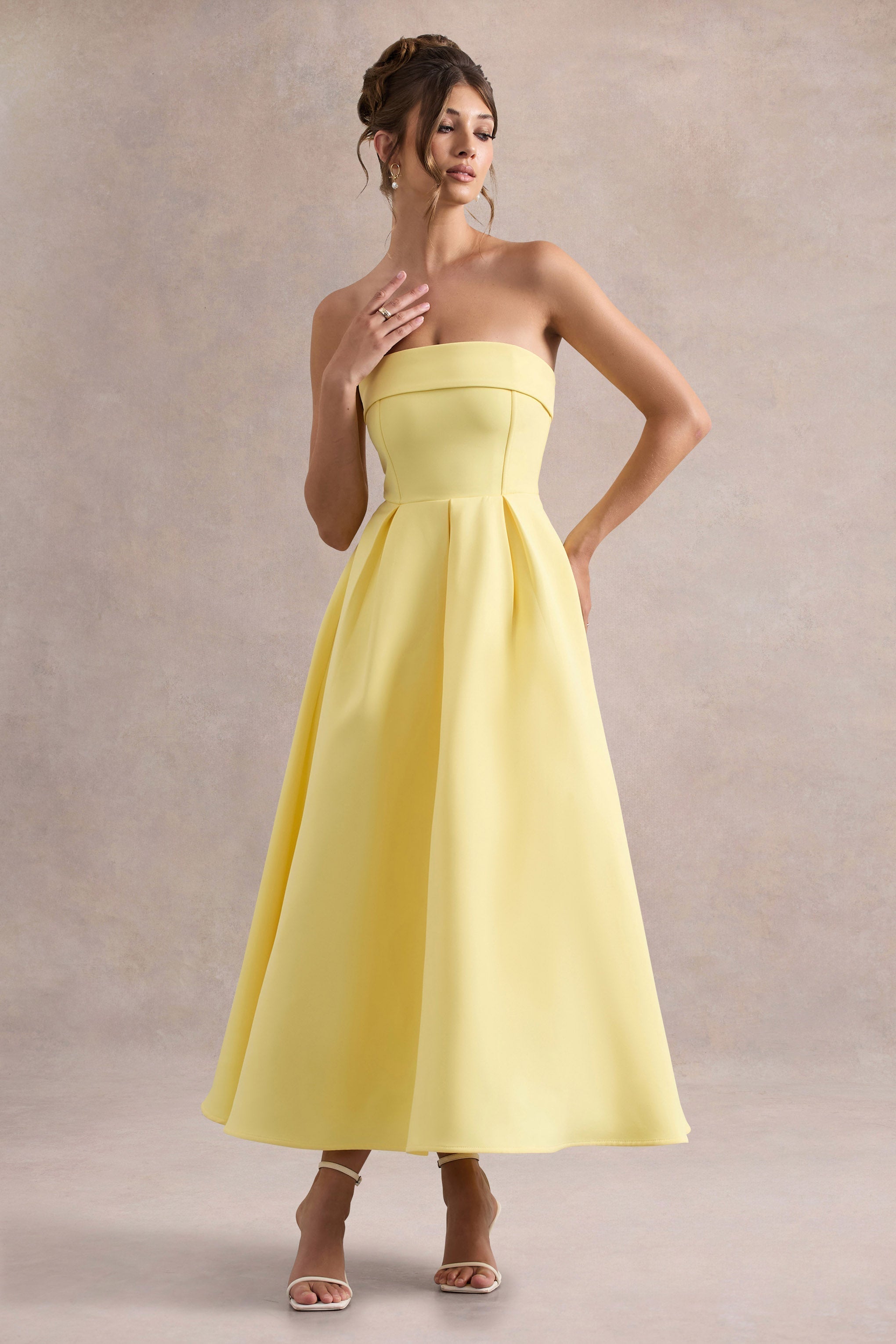 Stilvolles Midi-Kleid mit Schulterfreiem Ausschnitt
