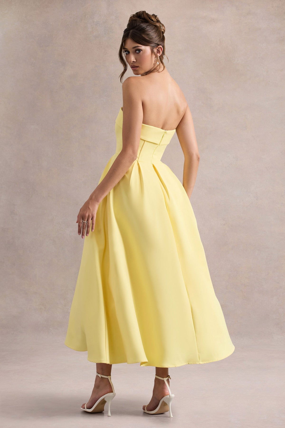Stilvolles Midi-Kleid mit Schulterfreiem Ausschnitt